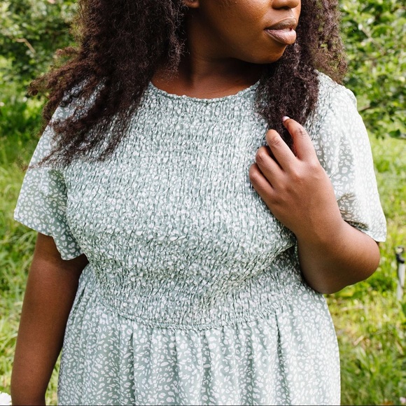 ⭐️LAST⭐️MINT JULEP SMOCKED DRESS - Picture 8 of 13